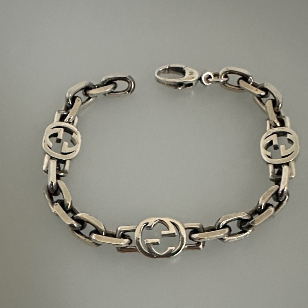 GUCCI Silver Chain Bracelet with Logo